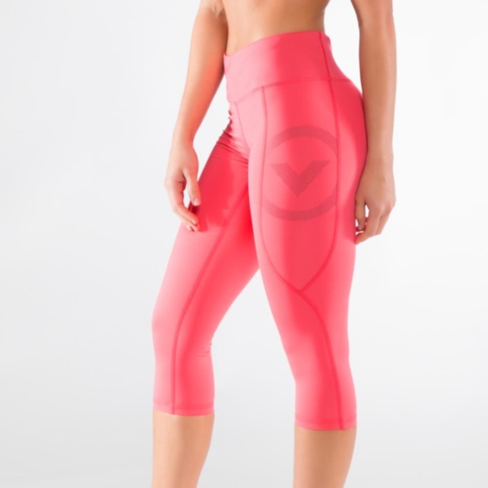 ECO34 | WOMEN'S STAY COOL COMPRESSION CROP PANT